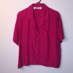🌸 La Blouse pink silky button down top. Size Large